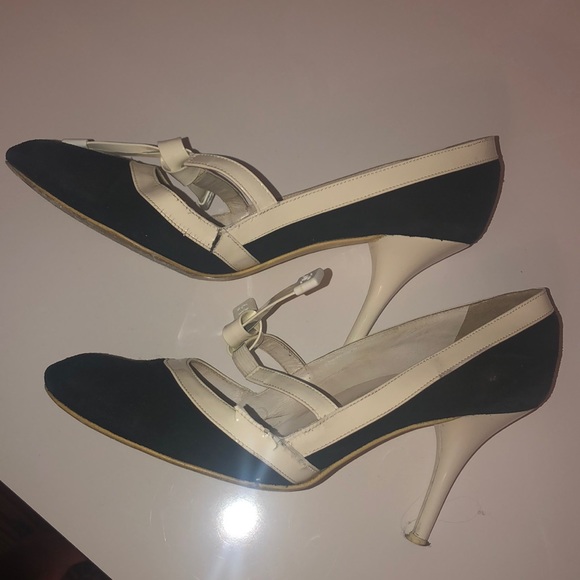 Chanel shoes - Picture 4 of 6